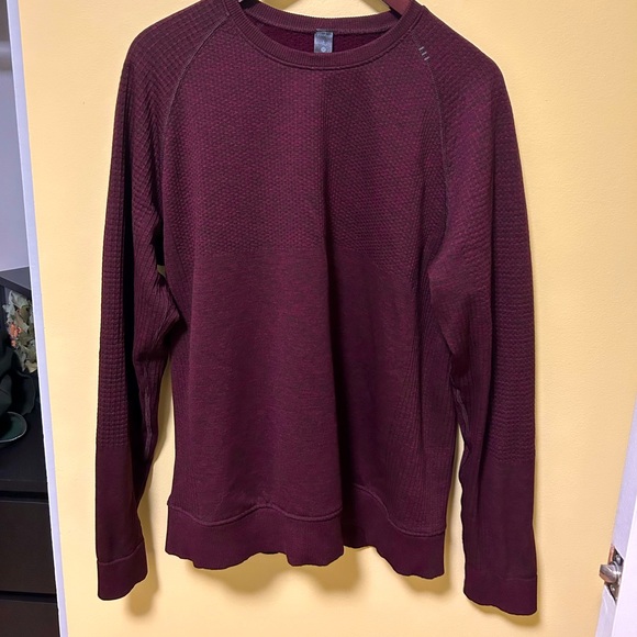 Men’s lululemon size large engineered warmth sweater in burgundy red - Picture 1 of 1
